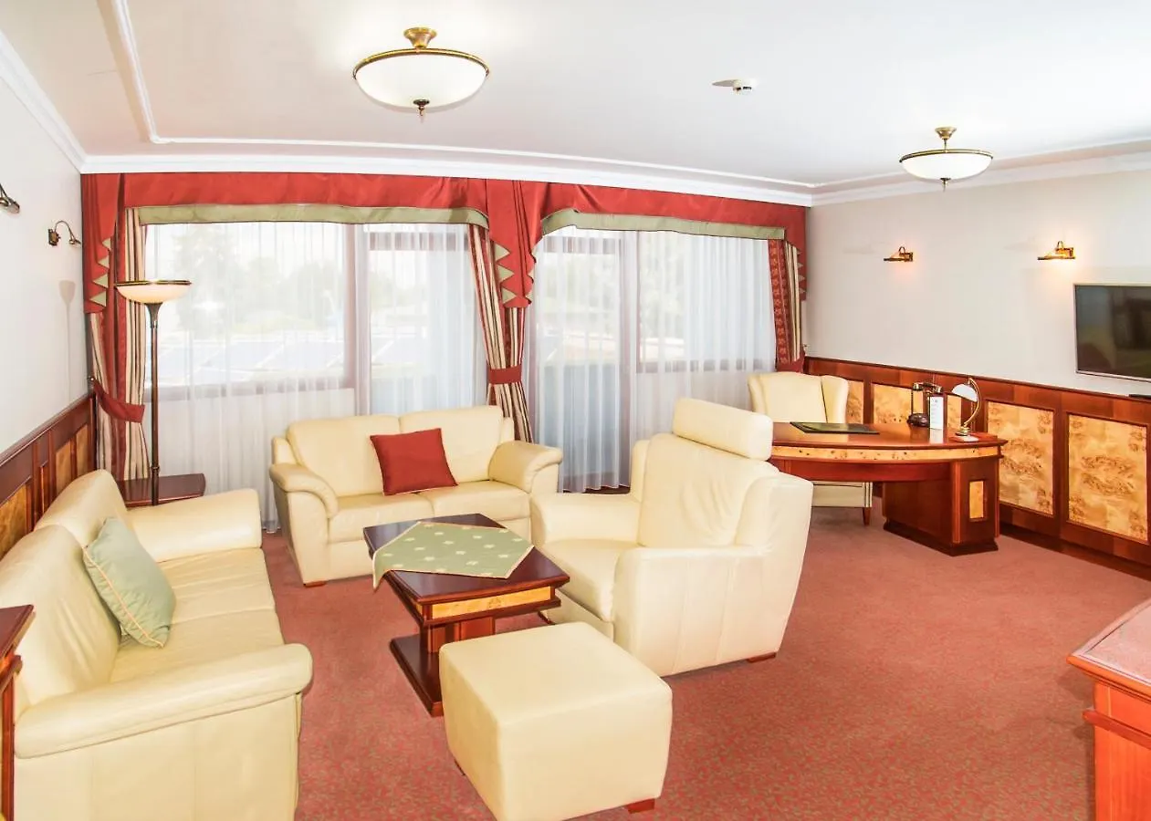 Hotel Silver Hajduszoboszlo 4*,